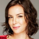 Regiane Alves als Cristiane "Cris" Oliveira Macedo