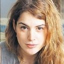Yasemin Kozanoğlu als Ela