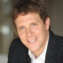 Justin Doran als Carl Jenkins (voice)