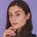 Carrie Keating als Lily