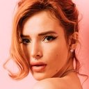 Bella Thorne als Ashley Grey