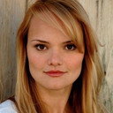 Sierra Edwards als Leslie Miller