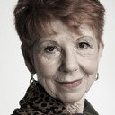 Carole Boyd als Esther Hartlieb