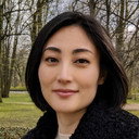 Yuriri Naka als Japanese Announcer