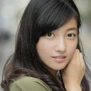 川島鈴遥 als Yui Sawamura