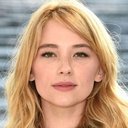 Haley Bennett als Cora Corman