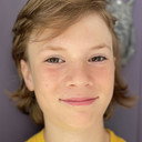 Gage Nicholl als Teenager