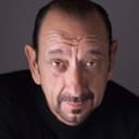 Anthony J. Gallo als Maitre'D