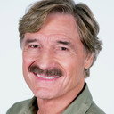 Peter Gros als Self - Host