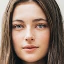 Millie Brady als Mary Bennet