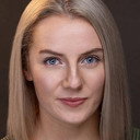 Michelle Lehane als Valerie Lina
