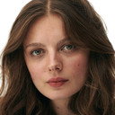 Weronika Humaj als Mania Ziębicka