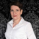 Bettina Scheuritzel als Schwester Fatimah