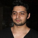 Shadab Kamal als Vinay