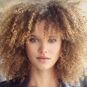 Taynara Wolf als Shae
