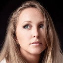 Louise Hylland als Louise