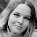 Michelle Phillips als Girl at Party (uncredited)