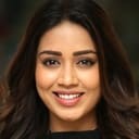 Nivetha Pethuraj als Yamini