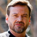 Guillermo Pfening als Él