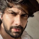 Swastik Ghosh als Arjun Bose