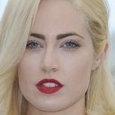 Charlotte Sullivan als Spin Instructor