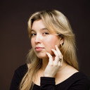Caroline LeVans als Sister Magdalene