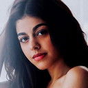 Alaya F als Radhika Bakshi