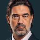 Burak Hakkı als Κενάν Καραμάν