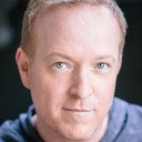 Simon D. Scott als Yves Duclos