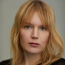 Pia Andersson als Sari Möttölä, "Cheryl Lamour"