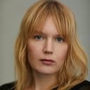 Pia Andersson als Valpo Secretary