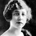 Lillian Gale als Mrs. Jones