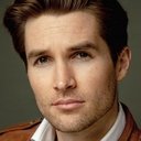 Marc Herrmann als Miles Wallace