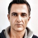 Sanjay Suri als Devdarshan