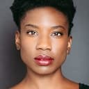 Miranda Edwards als Detective Modari