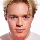 Finlay Christie als Victor