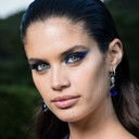 Sara Sampaio als Anna