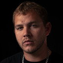 Drew Brazell als Leon
