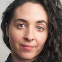 Lara Sawalha als Mona Hadid (Daughter)