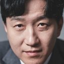 윤세웅 als Vassal