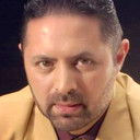 César Criollo als Street Sweeper