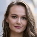 Andi Matichak als Allyson