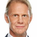 Niklas Wikegård als Self