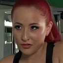 Bella als Karina