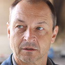 Hans Holzbecher als Officer Fischer
