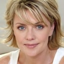 Amanda Tapping als Valentina