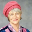 Estelle Parsons als Mrs. Trueheart