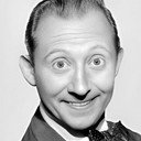 Harry Wiere als Bumbling Detective (as The Wiere Brothers)