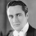Edmund Lowe als Mile-Away Barry