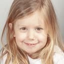 Luna López als Cris García Loyola